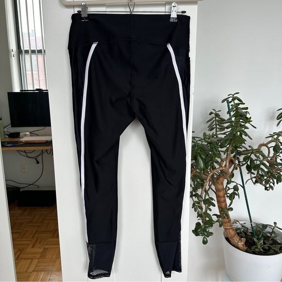 Under Armour Women's HeatGear Shine Mesh Pocketed Leggings, Like New Size L - Picture 6 of 10